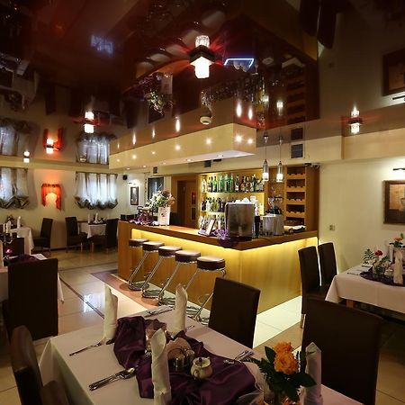 Hotel Korona ชีคฮานูฟ ภายนอก รูปภาพ